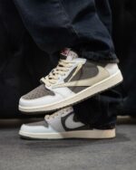 کتونی نایک ایر جردن وان تراویس اسکات ریورس موکا nike air jordan travis scott Reverse Mocha