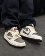 کتونی نایک ایر جردن وان تراویس اسکات ریورس موکا nike air jordan travis scott Reverse Mocha